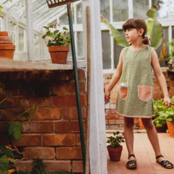 Green Dress - Picture 4 of 8